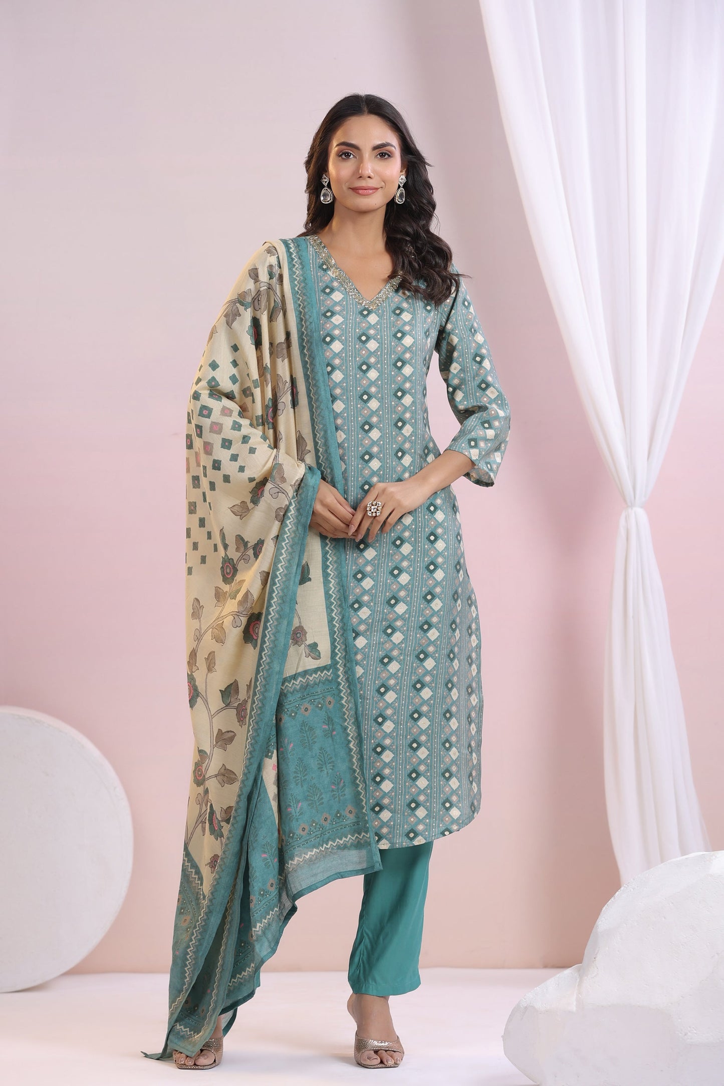 Green Geometric Printed Russian Silk Kurta Pant Set with Floral Dupatta