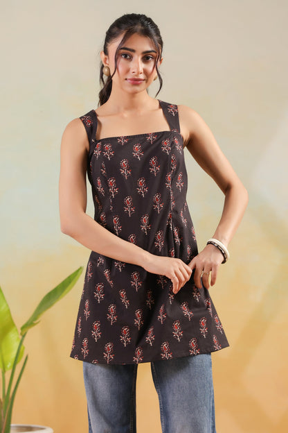 Black Traditional Motif Inspired Printed Cotton Sleeveless Short Kurti
